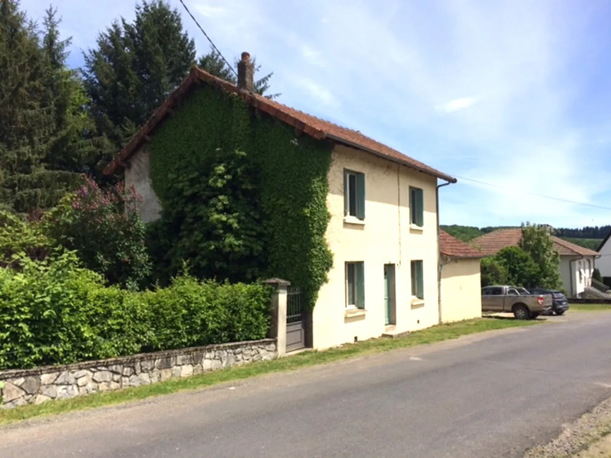 Maison cantal avec piscine chauffée